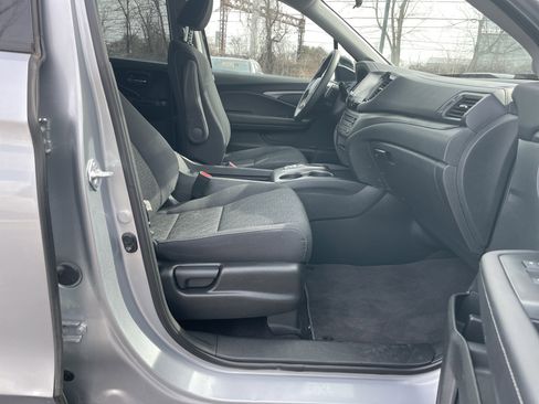 Used 2023 Honda Ridgeline Sport image 12