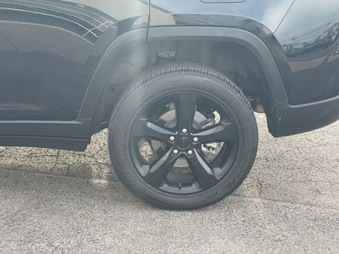 Used 2023 Jeep Grand Cherokee Altitude AWD/4WD image 39