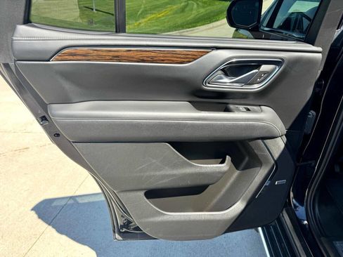 Used 2023 Chevrolet Tahoe Premier AWD/4WD image 15