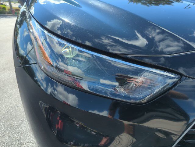 Used 2022 Toyota Highlander XLE FWD image 17