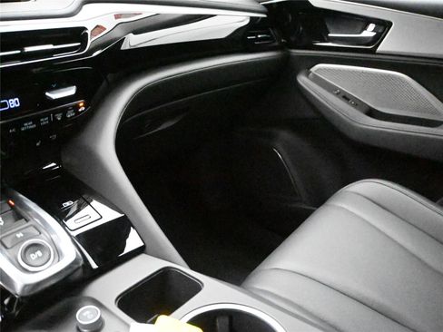 Certified 2023 Acura MDX SH-AWD image 7