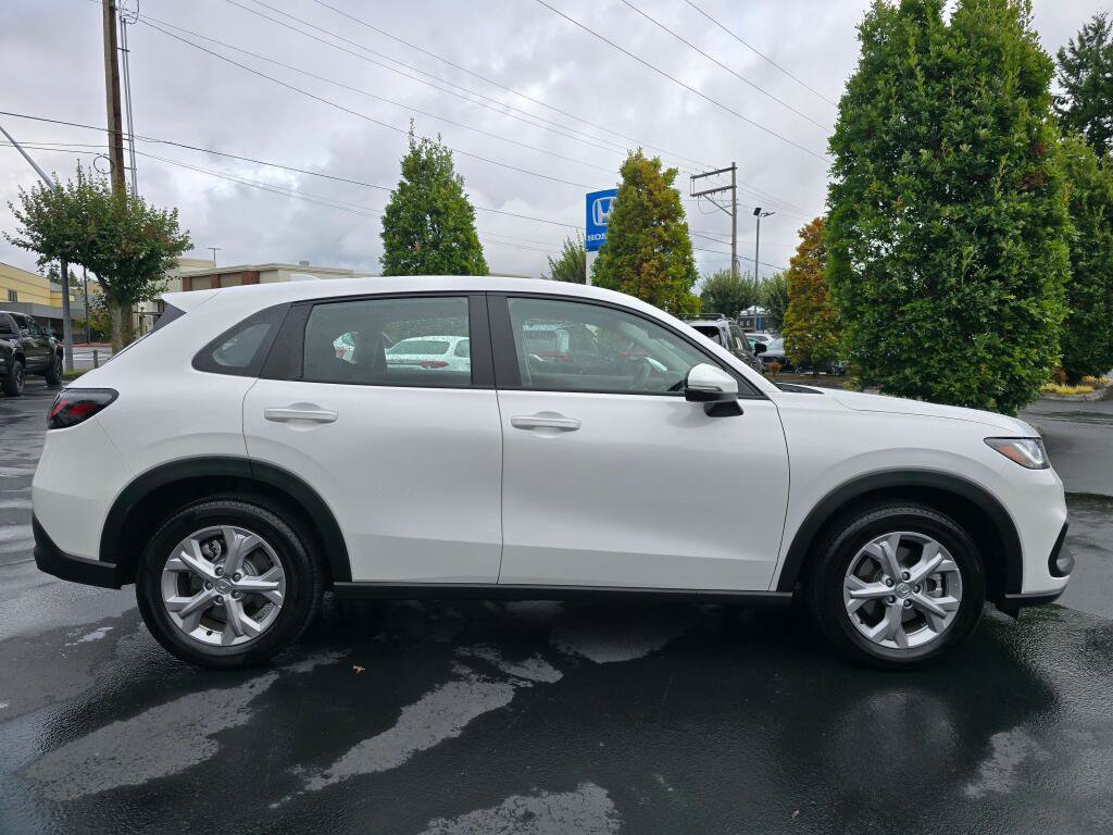 Certified 2025 Honda HR-V LX image 10