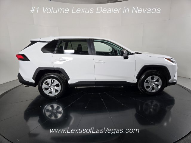 Used 2023 Toyota RAV4 LE AWD/4WD image 7