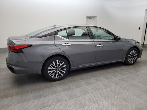 Used 2024 Nissan Altima 2.5 SV FWD image 10