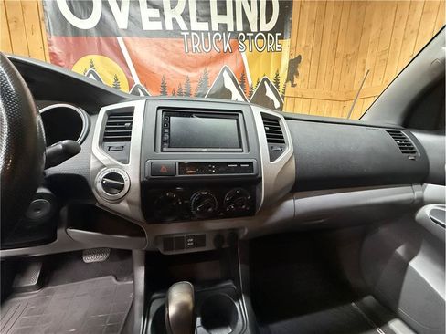 Used 2012 Toyota Tacoma 4x4 Access Cab w/ SR5 Pkg image 17