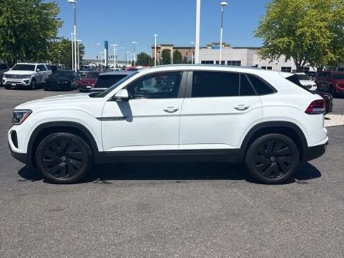 Used 2024 Volkswagen Atlas Cross Sport SE AWD/4WD image 3