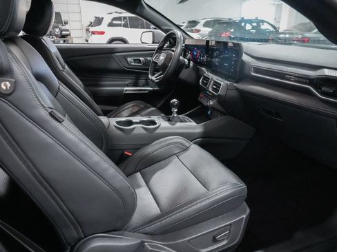 Used 2025 Ford Mustang GT Premium RWD image 24