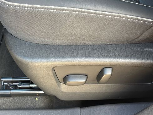 Used 2023 Buick Envision Essence image 12