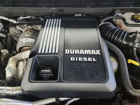 Used 2021 Chevrolet Silverado 1500 RST image 45