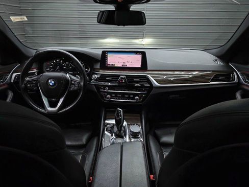 Used 2019 BMW 530i xDrive w/ Convenience Package AWD/4WD image 11