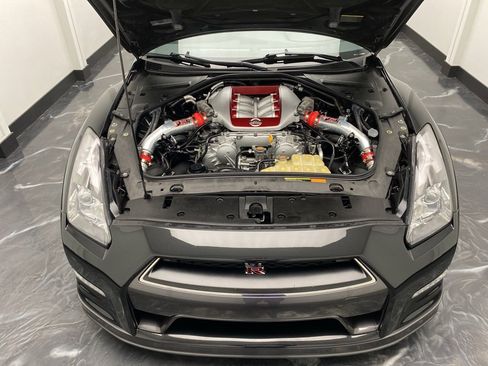 Used 2013 Nissan GT-R Black Edition image 28