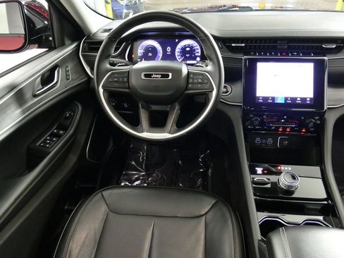 Used 2022 Jeep Grand Cherokee L Limited AWD/4WD image 6