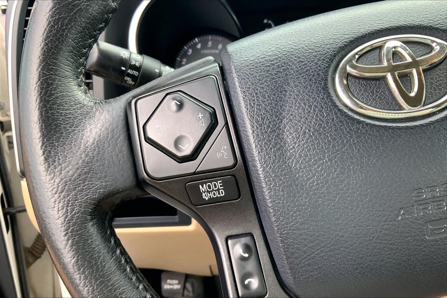 Used 2018 Toyota Sequoia Platinum AWD/4WD image 24