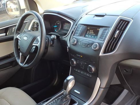 Used 2018 Ford Edge SEL image 12