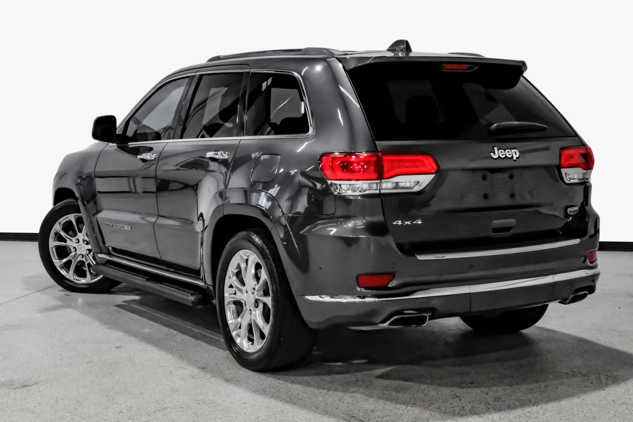 Used 2020 Jeep Grand Cherokee Summit w/ Skid Plate Group AWD/4WD image 8