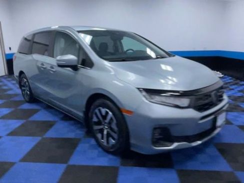 Certified 2025 Honda Odyssey EX-L image 2