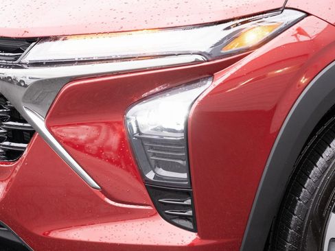 Used 2025 Chevrolet Trax RS image 17