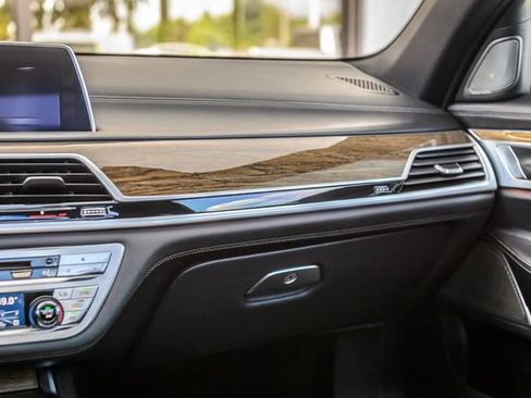 Used 2017 BMW 740i xDrive AWD/4WD image 39