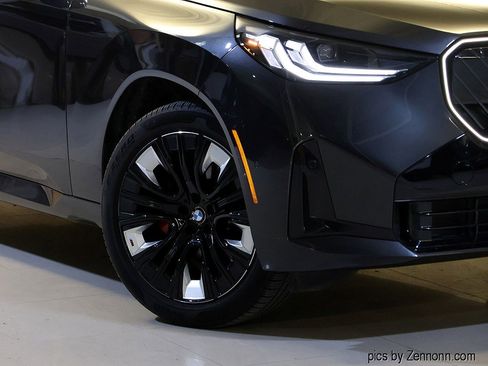 Used 2025 BMW X3 xDrive30i w/ Premium Package image 3