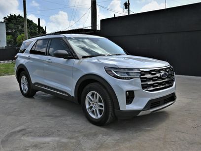 Used 2025 Ford Explorer Active w/ Active Comfort Package