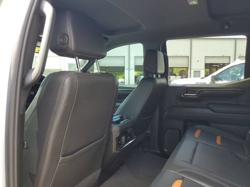Used 2023 GMC Sierra 1500 AT4 w/ AT4 Premium Package AWD/4WD image 10