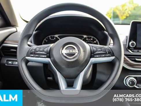 Used 2025 Nissan Altima 2.5 SV FWD image 23