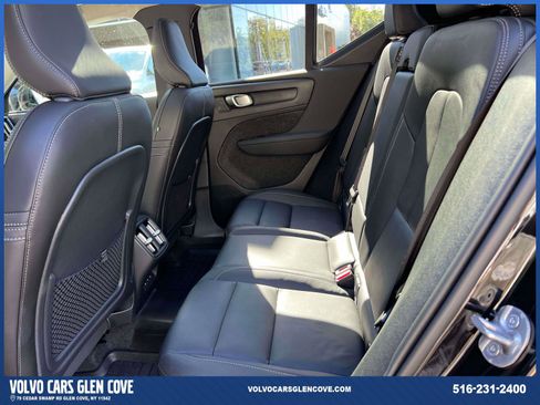 Certified 2025 Volvo XC40 B5 Plus w/ Climate Package image 11