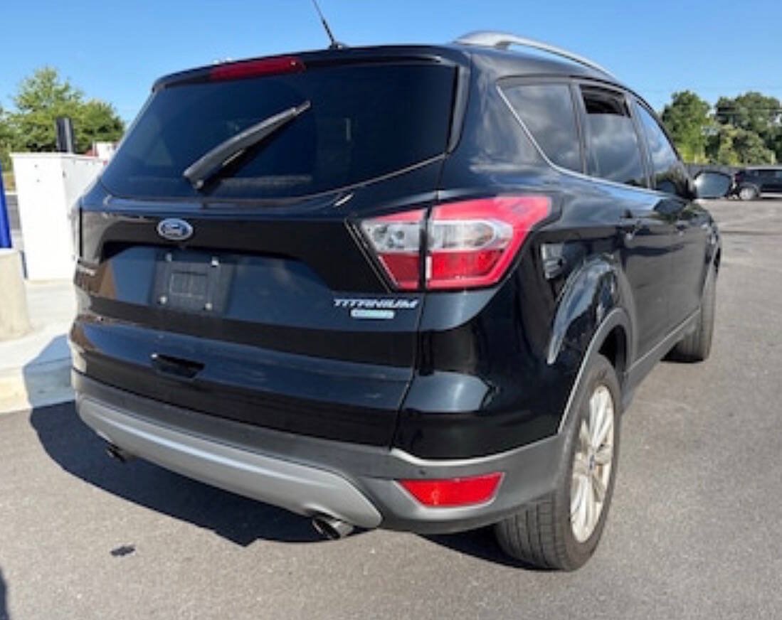 Used 2017 Ford Escape Titanium FWD image 3