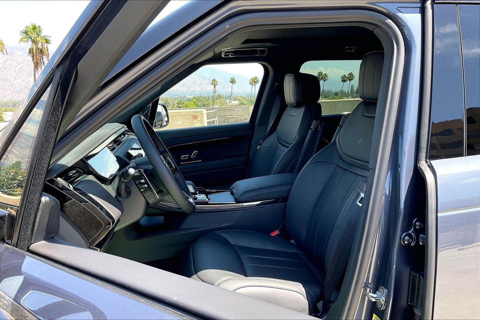 New 2026 Land Rover Range Rover Sport SE AWD/4WD image 15