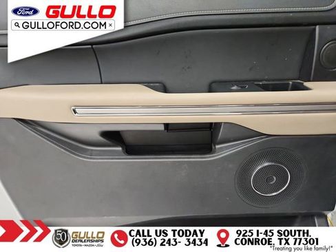 Used 2022 Ford Expedition Max Limited image 18