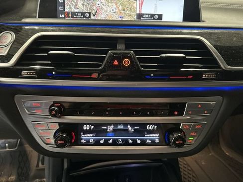 Used 2018 BMW 750i RWD image 21
