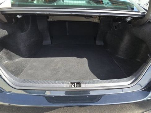 Used 2019 Toyota Camry SE image 9