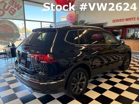 Certified 2022 Volkswagen Tiguan SE w/ Panoramic Sunroof Package image 5