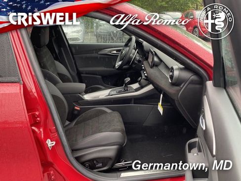 New 2024 Alfa Romeo Tonale Veloce w/ Active Assist Package image 37