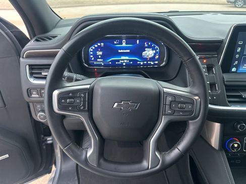 Used 2024 Chevrolet Suburban Z71 w/ Luxury Package image 19