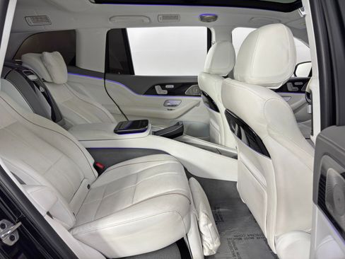 Used 2023 Mercedes-Benz Maybach GLS 600 4MATIC image 57