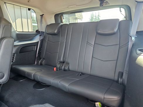 Used 2017 Cadillac Escalade Premium Luxury AWD/4WD image 20