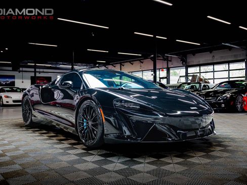 Used 2026 McLaren Artura Spider RWD image 29