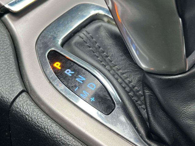 Used 2021 Jeep Grand Cherokee Limited AWD/4WD image 15
