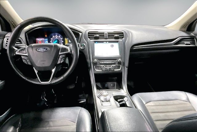 Used 2018 Ford Fusion SE w/ Equipment Group 201A FWD image 8