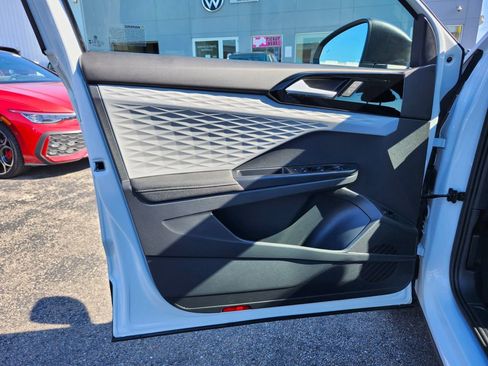 Certified 2024 Volkswagen Taos S FWD image 12