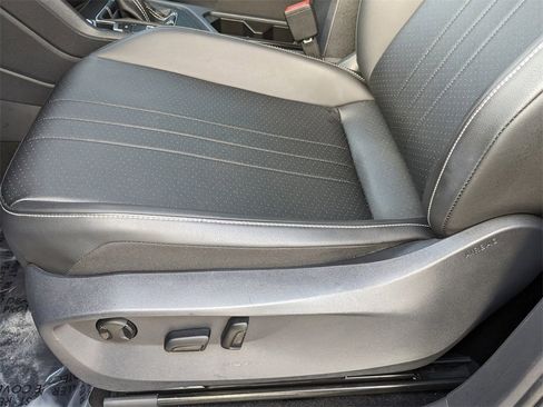 Certified 2023 Volkswagen Tiguan SE image 23