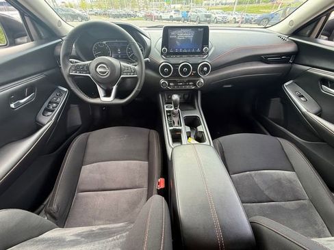 Certified 2025 Nissan Sentra SR FWD image 7