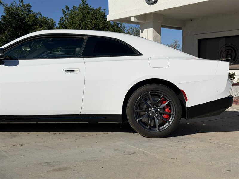 Used 2024 Dodge Charger Daytona Scat Pack w/ Plus Group AWD/4WD image 4