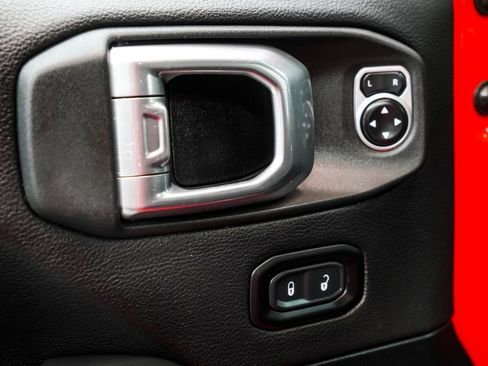 Used 2021 Jeep Wrangler Unlimited Sahara AWD/4WD image 43