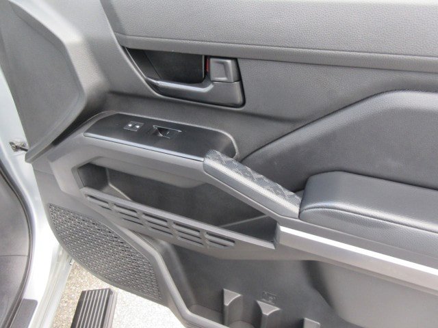 Used 2025 Toyota Tacoma SR5 AWD/4WD image 25