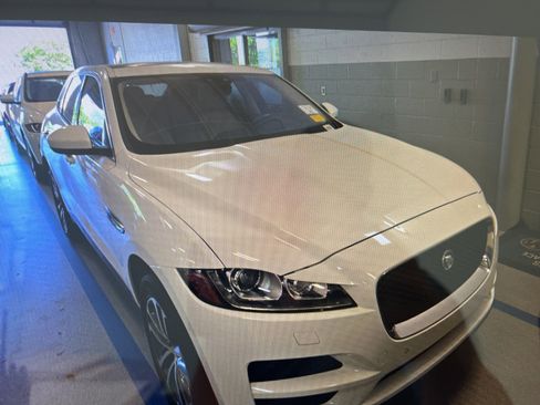 Used 2020 Jaguar F-PACE Premium AWD/4WD image 24