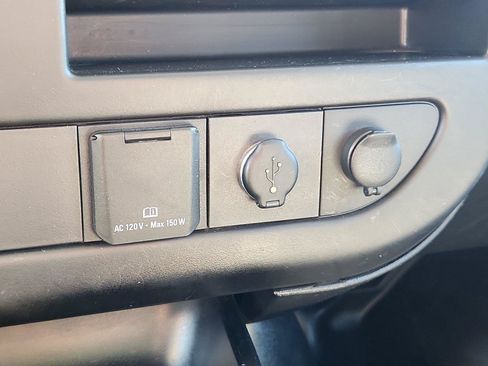 Used 2015 Chevrolet Express 2500 RWD image 28