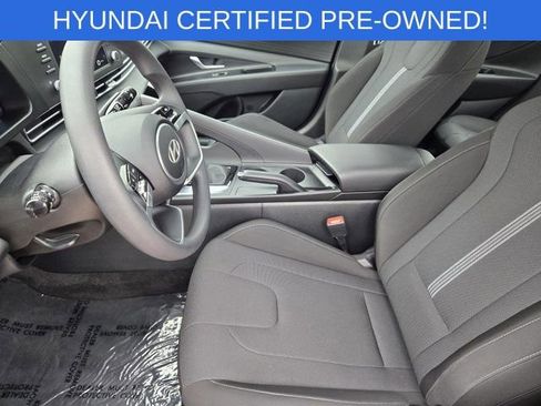 Certified 2025 Hyundai Elantra SE FWD image 12
