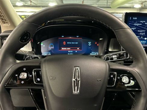 Used 2023 Lincoln Corsair AWD w/ Equipment Group 101A image 11